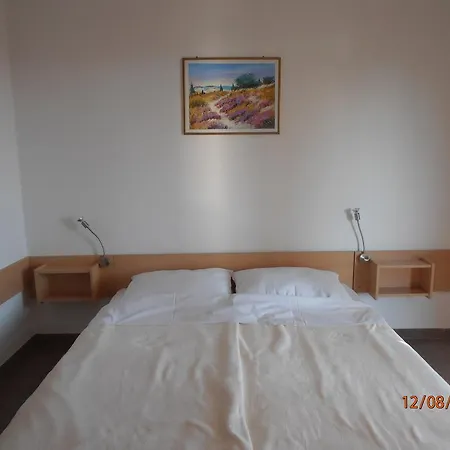 Meni Appartement Drage