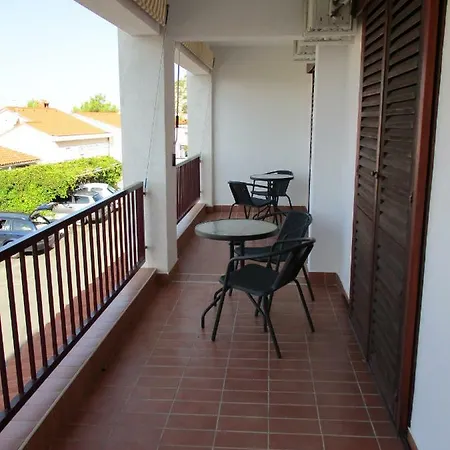 Meni Appartement Drage