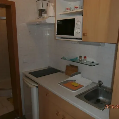Meni Apartment *