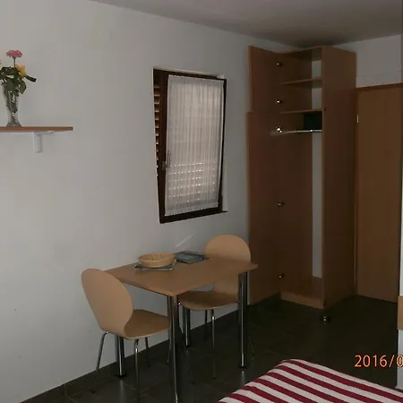 Apartamento Meni Drage