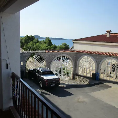 Meni Apartment Drage
