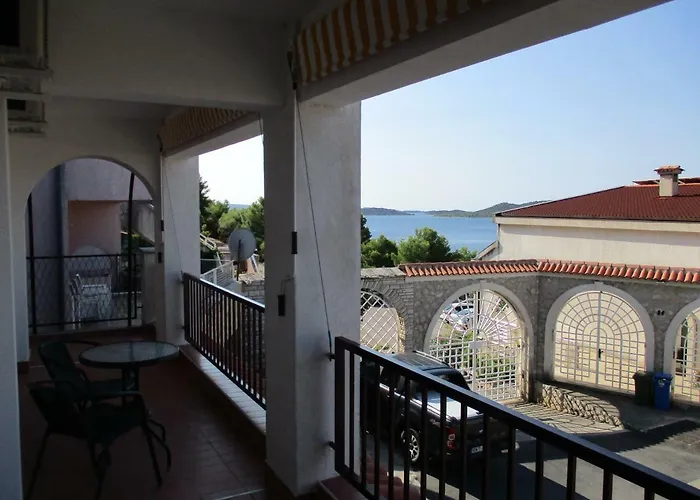 Meni Appartement Drage