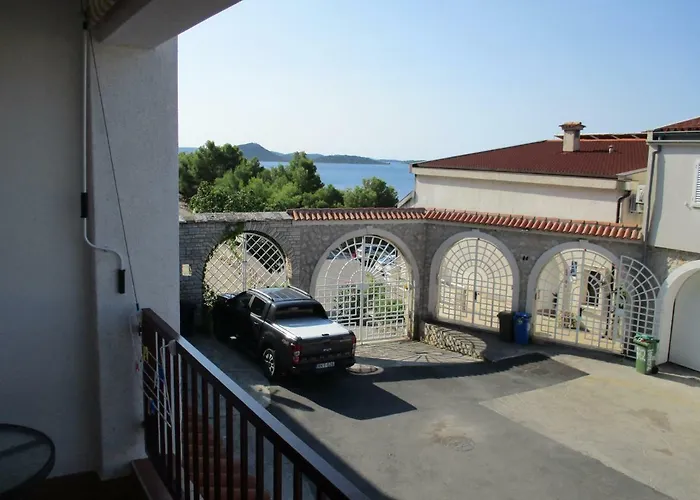 Meni Apartament Drage